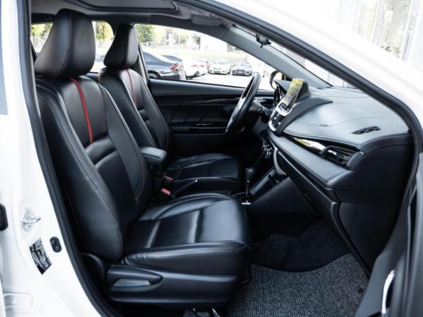 Toyota Yaris XP150 Рестайлинг с пробегом 2021 года, цена 1 751 735 рублей, 34100 км, хэтчбек, Автокод Объявления