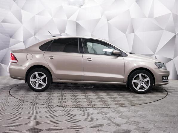Volkswagen Polo V Рестайлинг с пробегом 2017 года, цена 1 296 000 рублей, 110000 км, седан, Автокод Объявления