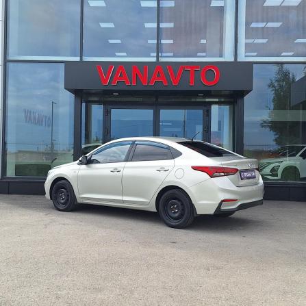 Hyundai Solaris II с пробегом 2019 года, цена 1 390 000 рублей, 130000 км, седан, Автокод Объявления