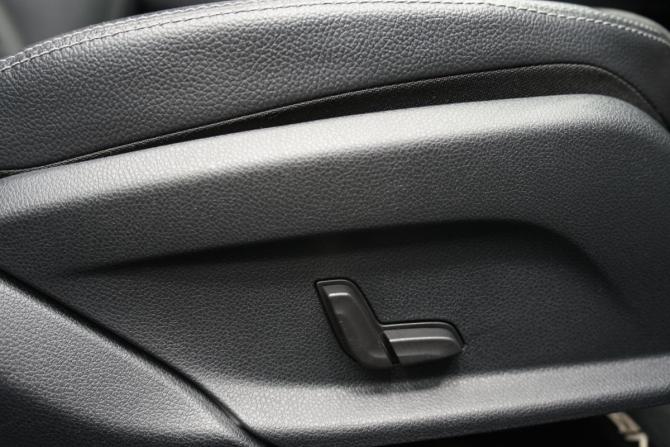 Mercedes-Benz C-Класс IV (W205) Рестайлинг с пробегом 2019 года, цена 2 935 000 рублей, 134000 км, седан, Автокод Объявления