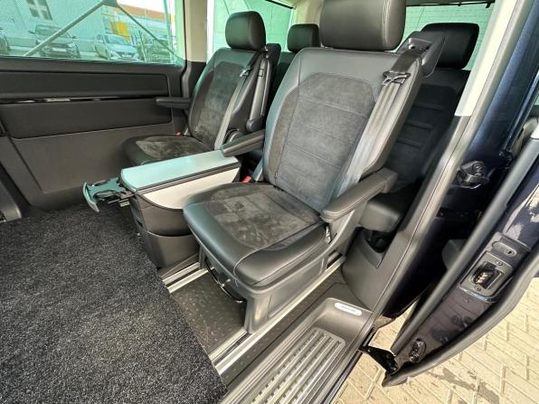 Volkswagen Multivan T6 с пробегом 2018 года, цена 5 210 000 рублей, 152824 км, минивэн, Автокод Объявления