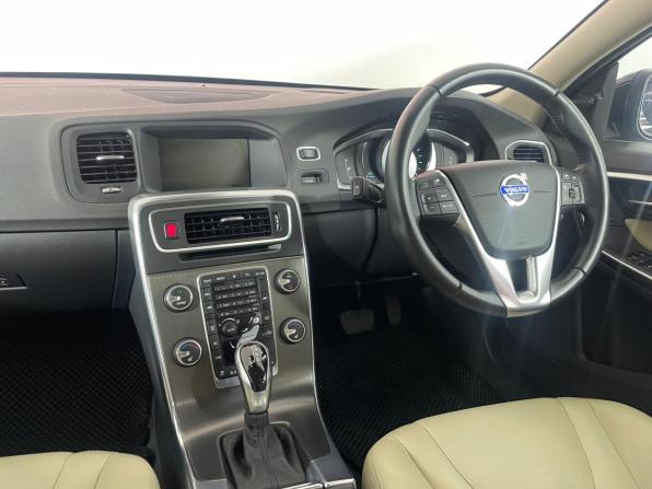 Volvo V60 I Рестайлинг с пробегом 2013 года, цена 1 470 000 рублей, 56474 км, универсал, Автокод Объявления