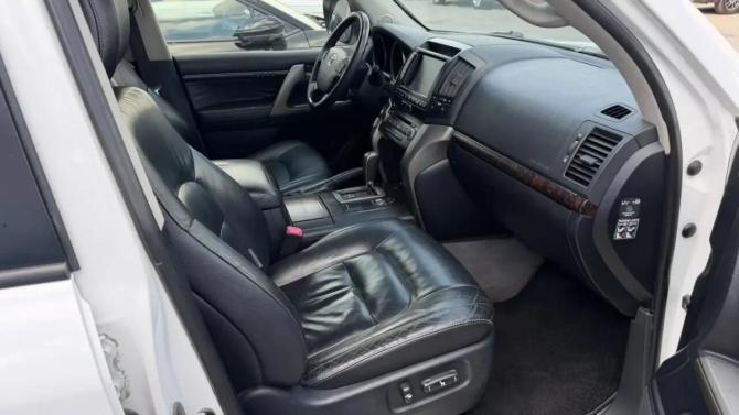 Toyota Land Cruiser 200 Series с пробегом 2011 года, цена 3 046 000 рублей, 391332 км, внедорожник, Автокод Объявления