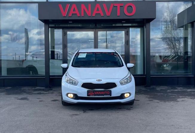 Kia Ceed II с пробегом 2014 года, цена 930 000 рублей, 168640 км, хэтчбек, Автокод Объявления