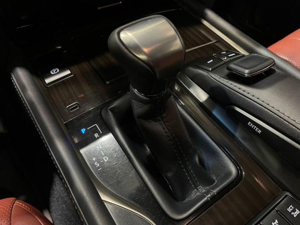 Lexus LX III Рестайлинг 2 с пробегом 2018 года, цена 7 220 000 рублей, 159350 км, внедорожник, Автокод Объявления