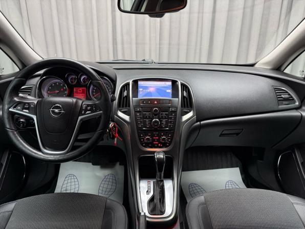 Opel Astra J с пробегом 2012 года, цена 699 000 рублей, 153826 км, хэтчбек, Автокод Объявления