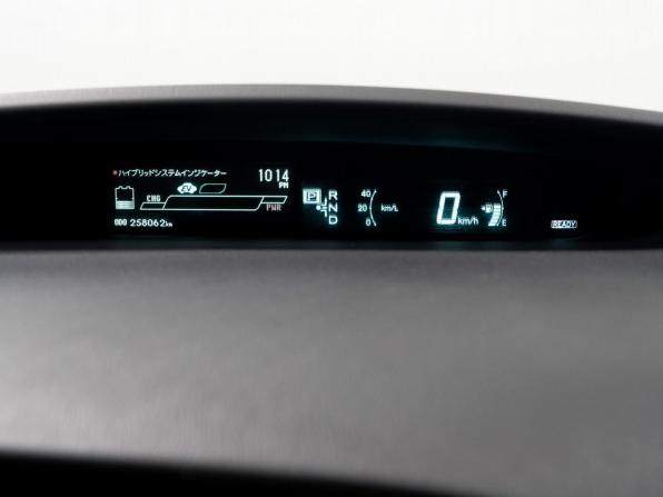 Toyota Prius III Рестайлинг (XW30) с пробегом 2012 года, цена 1 130 000 рублей, 258056 км, лифтбек, Автокод Объявления