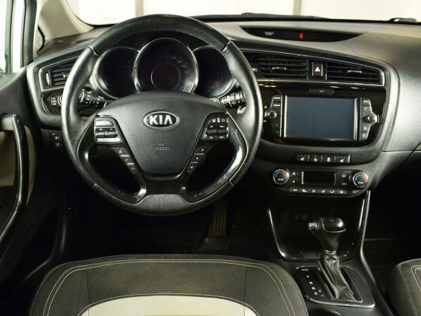 Kia Ceed II Рестайлинг с пробегом 2018 года, цена 1 199 995 рублей, 215955 км, хэтчбек, Автокод Объявления