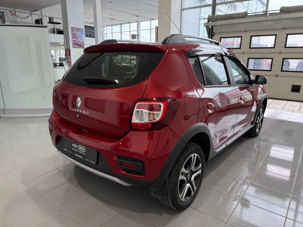 Renault Sandero II Рестайлинг с пробегом 2022 года, цена 1 372 600 рублей, 28573 км, хэтчбек, Автокод Объявления