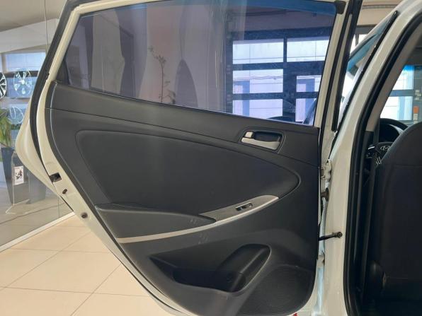 Hyundai Solaris I Рестайлинг с пробегом 2015 года, цена 850 000 рублей, 128000 км, седан, Автокод Объявления