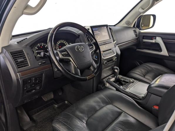Toyota Land Cruiser 200 Series Рестайлинг 2 с пробегом 2020 года, цена 7 850 000 рублей, 136625 км, внедорожник, Автокод Объявления