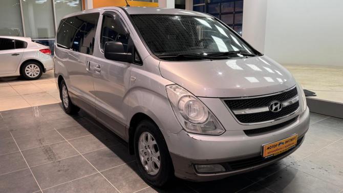 Hyundai H-1 II с пробегом 2010 года, цена 1 325 000 рублей, 246527 км, минивэн, Автокод Объявления