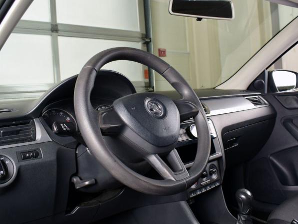 Skoda Rapid I с пробегом 2015 года, цена 805 995 рублей, 207360 км, лифтбек, Автокод Объявления