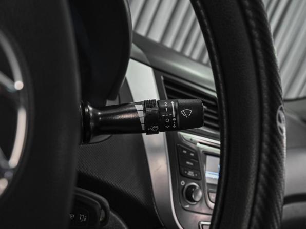 Hyundai Solaris I Рестайлинг с пробегом 2015 года, цена 1 050 000 рублей, 210396 км, седан, Автокод Объявления