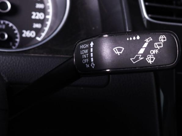 Volkswagen Golf VII Рестайлинг с пробегом 2019 года, цена 1 380 000 рублей, 279731 км, универсал, Автокод Объявления