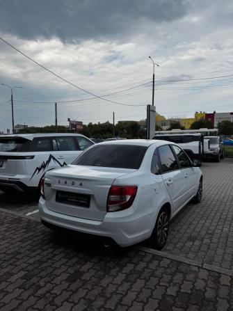 Lada (ВАЗ) Granta I Рестайлинг с пробегом 2024 года, цена 932 000 рублей, 44469 км, седан, Автокод Объявления
