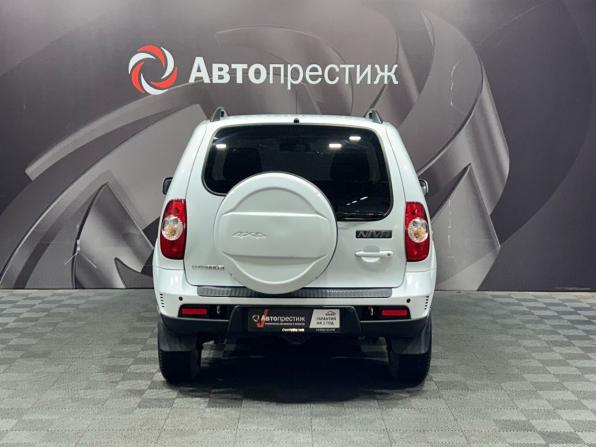 Chevrolet Niva I Рестайлинг с пробегом 2018 года, цена 695 000 рублей, 111668 км, внедорожник, Автокод Объявления