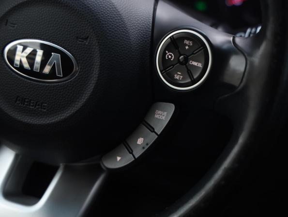 Kia Soul II Рестайлинг с пробегом 2018 года, цена 1 399 777 рублей, 207401 км, хэтчбек, Автокод Объявления