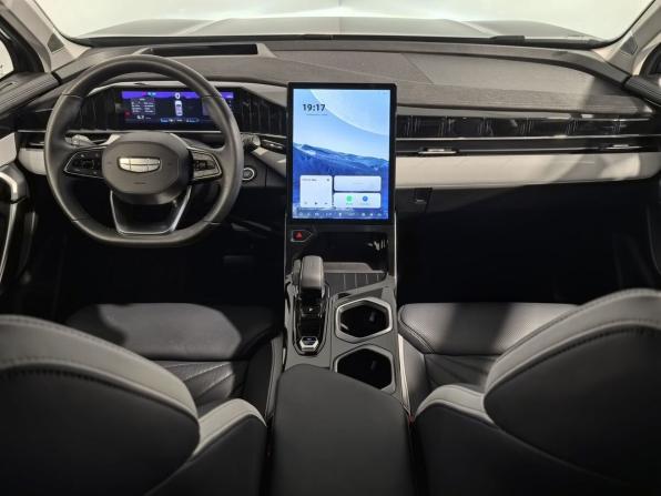 Geely Atlas II с пробегом 2025 года, цена 3 390 000 рублей, 12034 км, внедорожник, Автокод Объявления