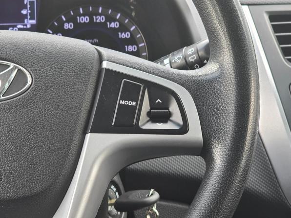 Hyundai Solaris I Рестайлинг с пробегом 2015 года, цена 999 000 рублей, 143310 км, хэтчбек, Автокод Объявления