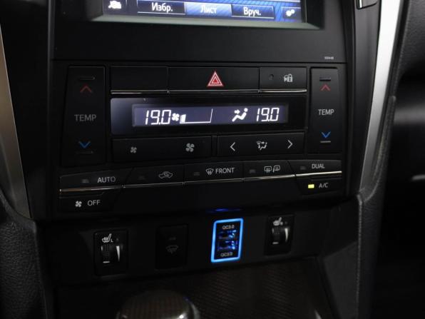 Toyota Camry VII (XV50) Рестайлинг с пробегом 2015 года, цена 1 919 000 рублей, 249367 км, седан, Автокод Объявления