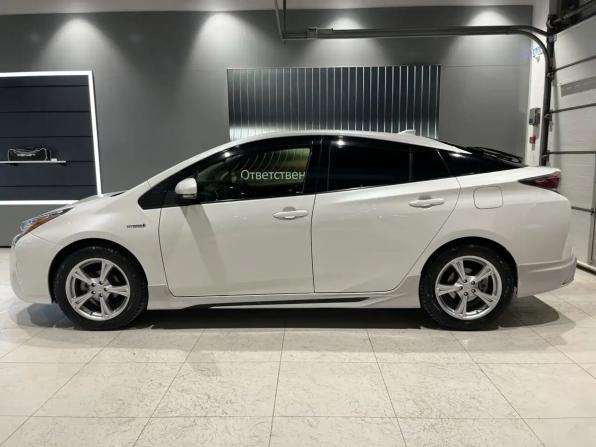 Toyota Prius IV (XW50) с пробегом 2016 года, цена 1 375 000 рублей, 201000 км, лифтбек, Автокод Объявления
