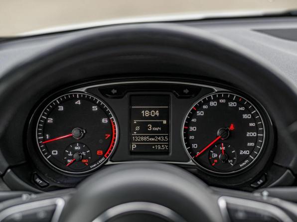 Audi A1 I (8X) с пробегом 2012 года, цена 990 000 рублей, 132634 км, хэтчбек, Автокод Объявления