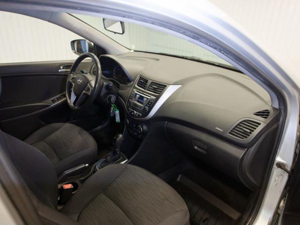 Hyundai Solaris I Рестайлинг с пробегом 2015 года, цена 1 040 000 рублей, 131024 км, седан, Автокод Объявления