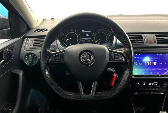 Skoda Rapid I с пробегом 2017 года, цена 1 230 000 рублей, 79931 км, лифтбек, Автокод Объявления