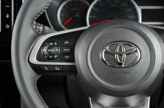 Toyota Roomy I Рестайлинг с пробегом 2021 года, цена 1 229 000 рублей, 93350 км, микровэн, Автокод Объявления