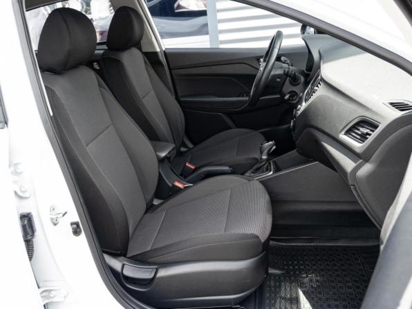Hyundai Solaris II с пробегом 2018 года, цена 1 770 000 рублей, 7523 км, седан, Автокод Объявления