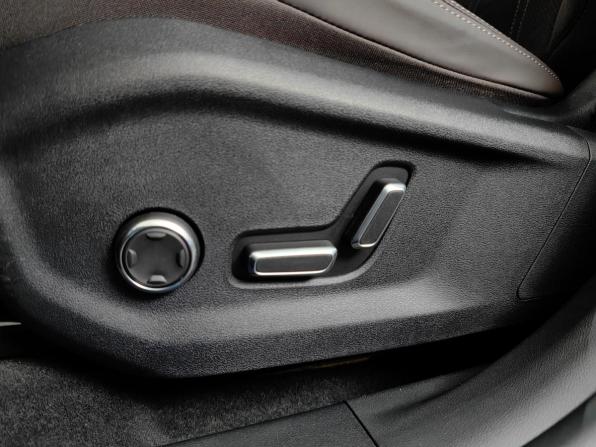 Geely Monjaro I Рестайлинг 2 с пробегом 2025 года, цена 3 947 000 рублей, 13052 км, внедорожник, Автокод Объявления