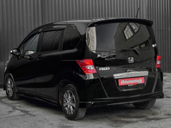 Honda Freed I с пробегом 2010 года, цена 990 000 рублей, 140669 км, компактвэн, Автокод Объявления