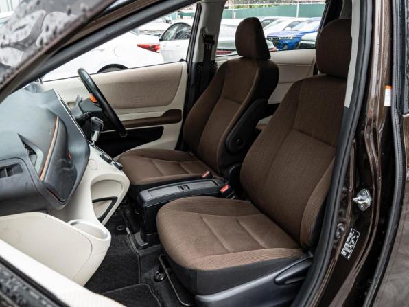 Toyota Sienta II с пробегом 2015 года, цена 1 530 000 рублей, 39763 км, компактвэн, Автокод Объявления