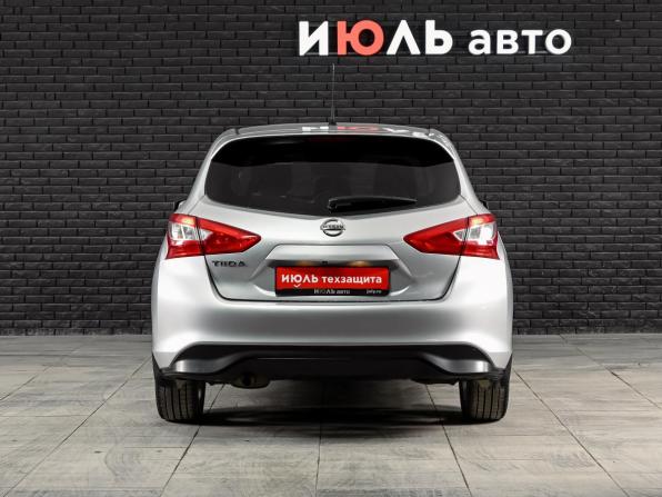 Nissan Tiida II с пробегом 2015 года, цена 1 100 000 рублей, 181593 км, хэтчбек, Автокод Объявления