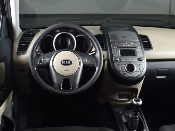 Kia Soul I Рестайлинг с пробегом 2013 года, цена 854 999 рублей, 250293 км, хэтчбек, Автокод Объявления