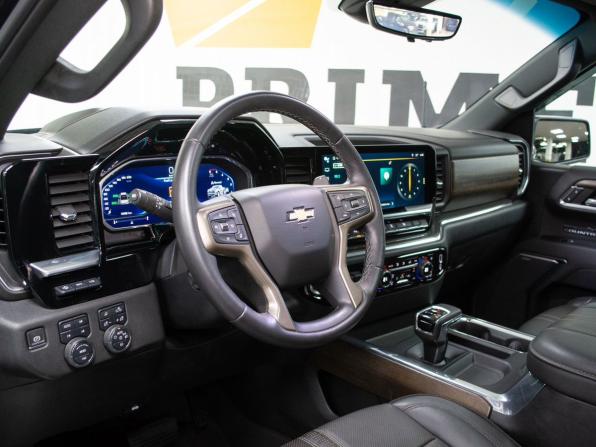 Chevrolet Silverado IV (T1XX) Рестайлинг с пробегом 2023 года, цена 9 499 000 рублей, 10195 км, offers.body_type.unknown, Автокод Объявления