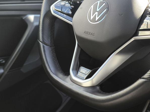Volkswagen Tiguan II Рестайлинг с пробегом 2021 года, цена 3 350 000 рублей, 184900 км, внедорожник, Автокод Объявления