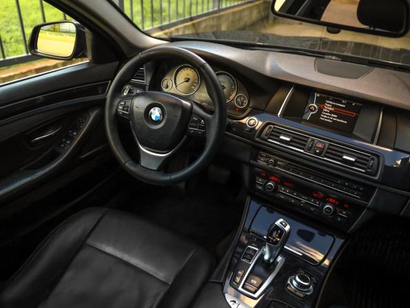 BMW 5 серии VI (F10/F11/F07) Рестайлинг с пробегом 2013 года, цена 1 525 000 рублей, 205000 км, седан, Автокод Объявления