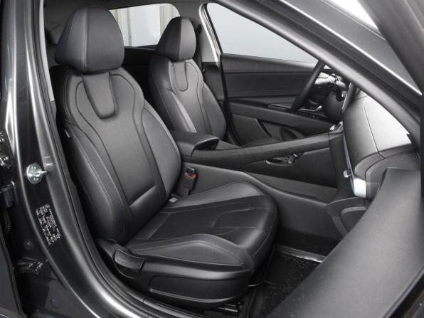 Hyundai Elantra VII (CN7) Рестайлинг с пробегом 2024 года, цена 2 150 000 рублей, 16115 км, седан, Автокод Объявления