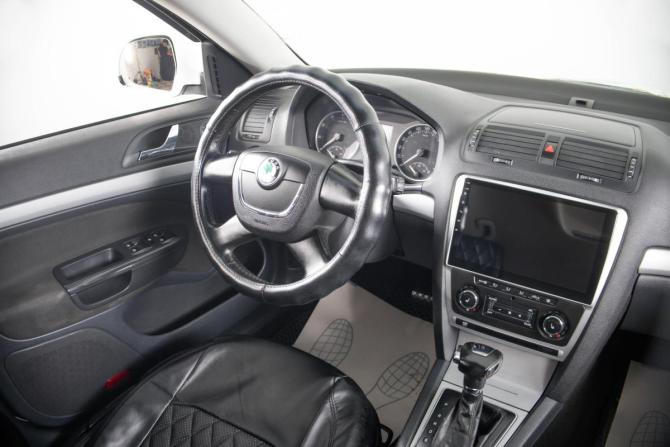 Skoda Octavia II (A5) Рестайлинг с пробегом 2012 года, цена 719 000 рублей, 333453 км, лифтбек, Автокод Объявления