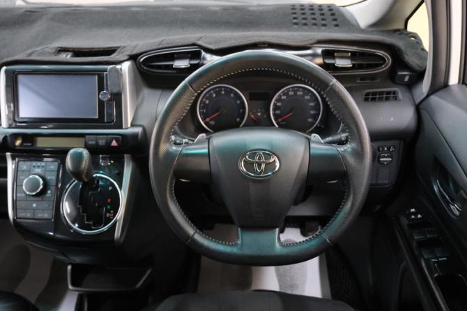 Toyota Wish II Рестайлинг с пробегом 2012 года, цена 1 529 000 рублей, 164000 км, минивэн, Автокод Объявления