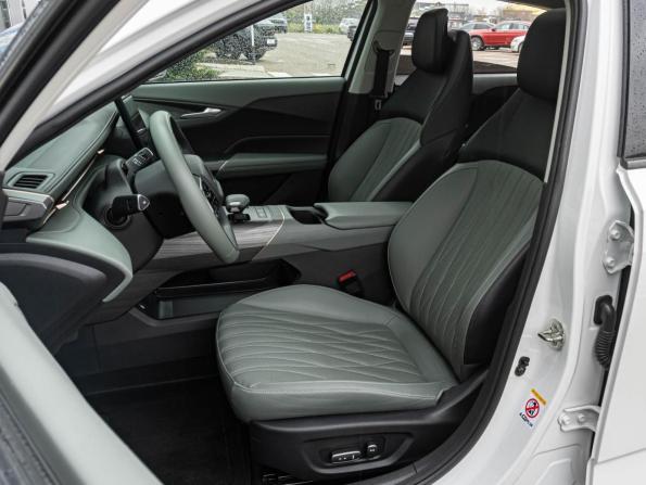 Changan Lamore с пробегом 2023 года, цена 2 097 000 рублей, 22625 км, седан, Автокод Объявления