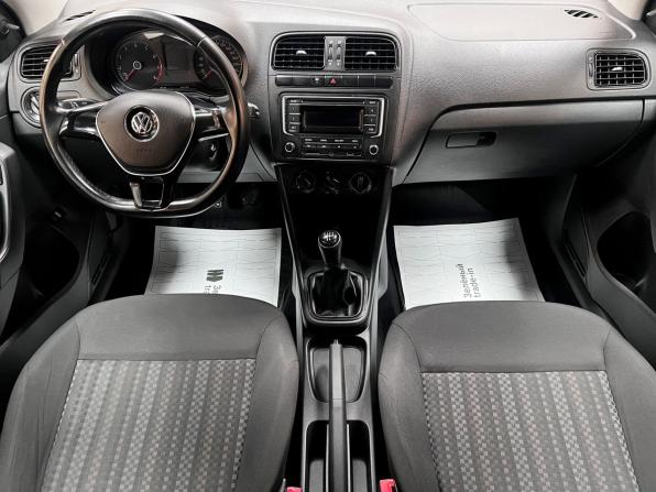 Volkswagen Polo V Рестайлинг с пробегом 2015 года, цена 990 000 рублей, 134315 км, седан, Автокод Объявления