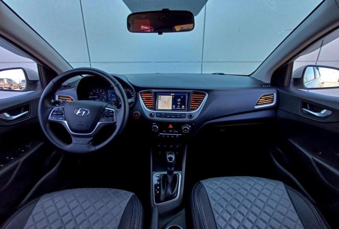 Hyundai Solaris II с пробегом 2018 года, цена 1 350 000 рублей, 128482 км, седан, Автокод Объявления