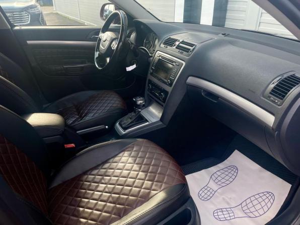 Skoda Octavia II (A5) Рестайлинг с пробегом 2012 года, цена 670 000 рублей, 297700 км, лифтбек, Автокод Объявления
