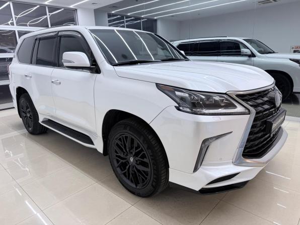 Lexus LX III Рестайлинг 2 с пробегом 2019 года, цена 10 200 000 рублей, 105745 км, внедорожник, Автокод Объявления