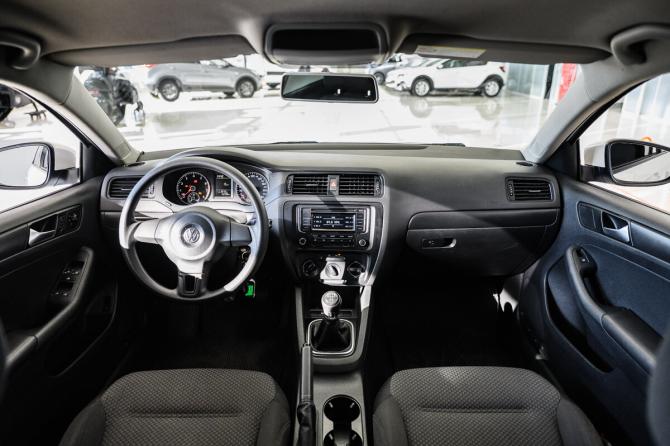 Volkswagen Jetta VI Рестайлинг с пробегом 2014 года, цена 1 300 000 рублей, 132000 км, седан, Автокод Объявления