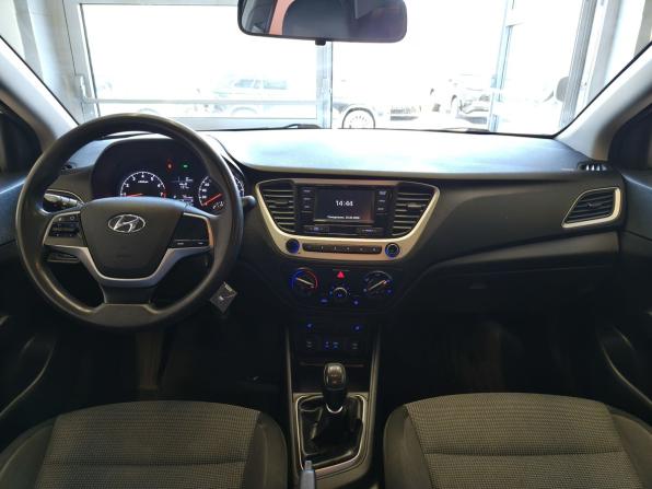 Hyundai Solaris II с пробегом 2017 года, цена 910 000 рублей, 207860 км, седан, Автокод Объявления