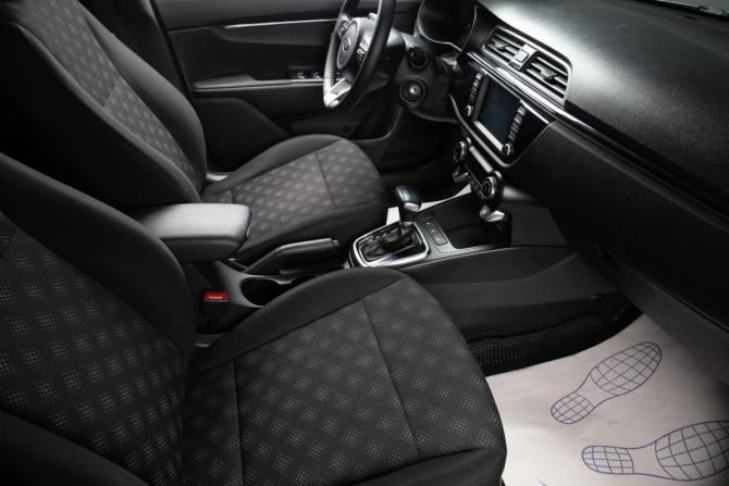 Kia Rio IV с пробегом 2018 года, цена 1 499 000 рублей, 106000 км, седан, Автокод Объявления